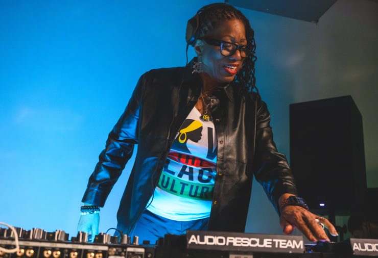 DJ Stacey 